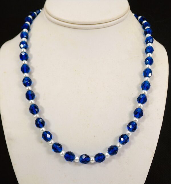 BLUE GLASS AND PEARL BEAD NECKLACE - Image 4