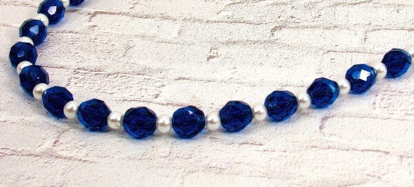 BLUE GLASS AND PEARL BEAD NECKLACE - Image 2