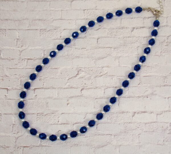 BLUE GLASS AND PEARL BEAD NECKLACE - Image 8