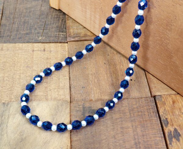 BLUE GLASS AND PEARL BEAD NECKLACE - Image 9
