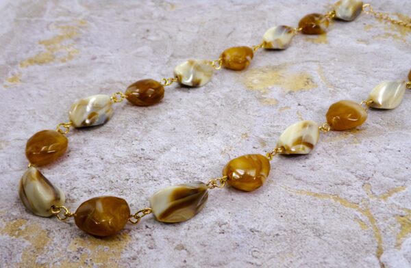BROWN AND BEIGE BEAD NECKLACE - Image 11