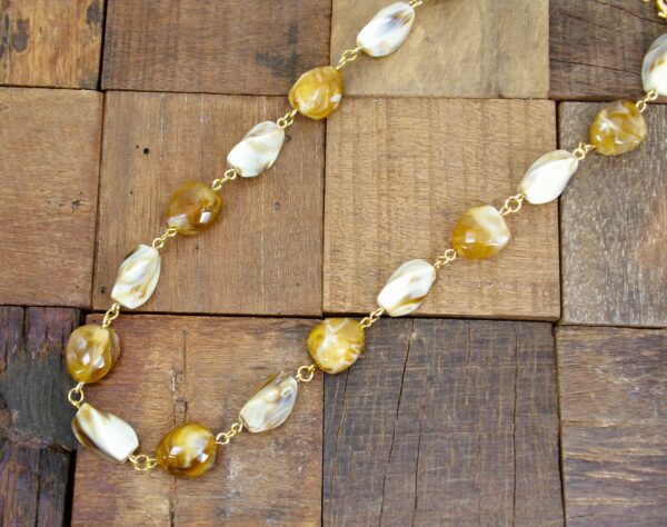 BROWN AND BEIGE BEAD NECKLACE - Image 4