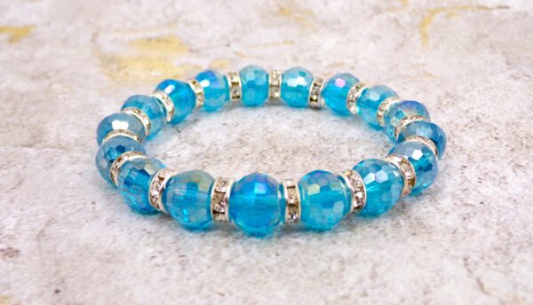 TURQUOISE COLOR GLASS AND CRYSTAL BEAD STRETCH BRACELET - Image 4