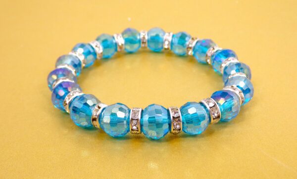 TURQUOISE COLOR GLASS AND CRYSTAL BEAD STRETCH BRACELET - Image 9