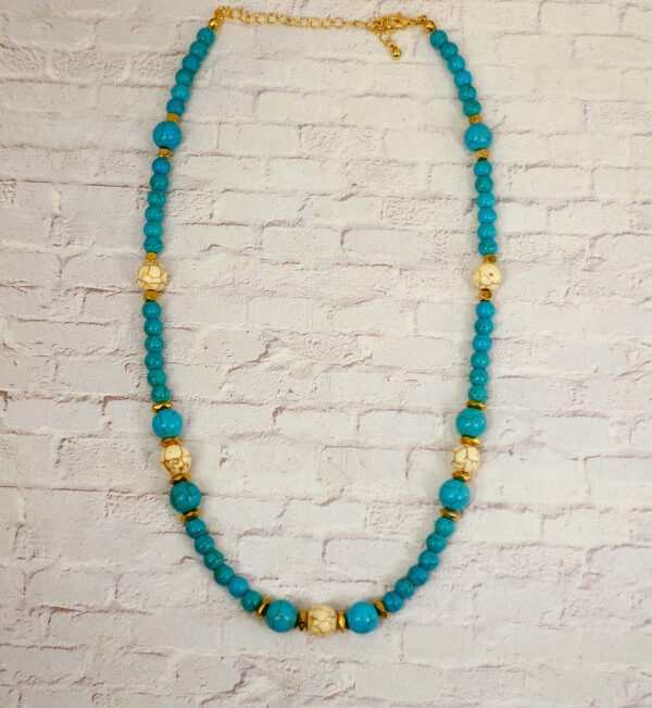 TURQUOISE AND WHITE AGATE STONE BEAD NECKLACE - Image 8