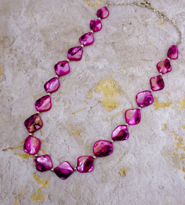 PURPLE SHELL BEAD NECKLACE - Image 9