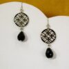 BLACK GLASS AND SILVER ROUND DISK EARRINGS - Image 2
