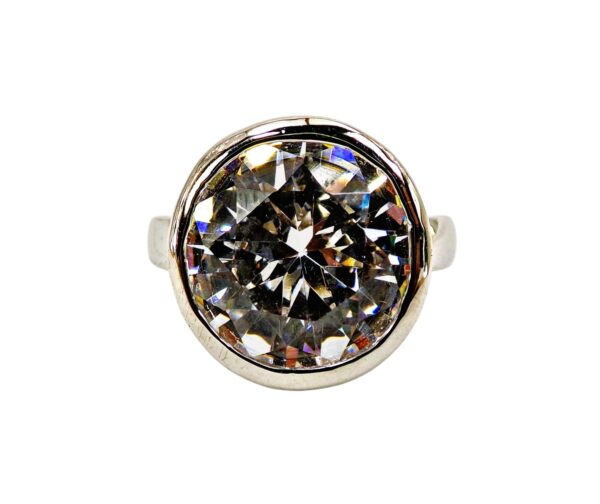 LARGE ROUND CLEAR CUBIC ZIRCONIA STONE RING SIZE 8 - Image 2