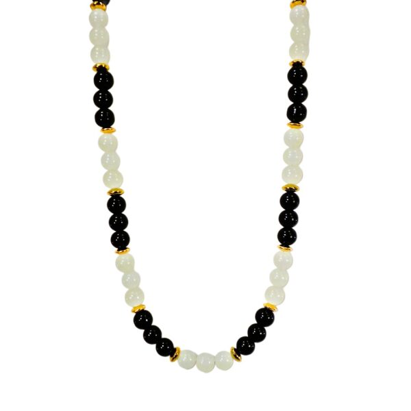 BLACK AND WHITE GLASS BEAD NECKLACE