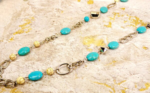 LONG TURQUOISE AND WHITE STONE NECKLACE - Image 8