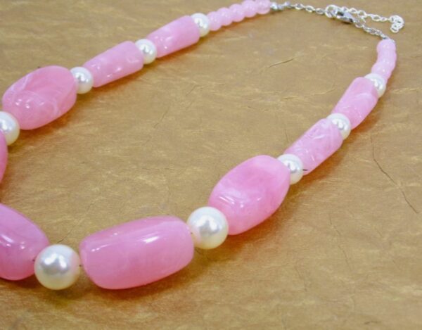 PINK AND PEARL BEAD NECKLACE - Image 4