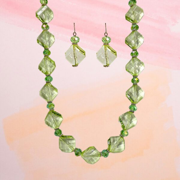 LIGHT GREEN BEAD NECKLACE AND EARRING SET - Image 12