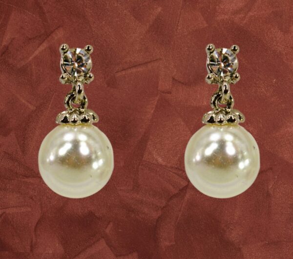 WHITE PEARL AND CRYSTAL EARRINGS - Image 3