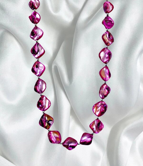 PURPLE SHELL BEAD NECKLACE - Image 8