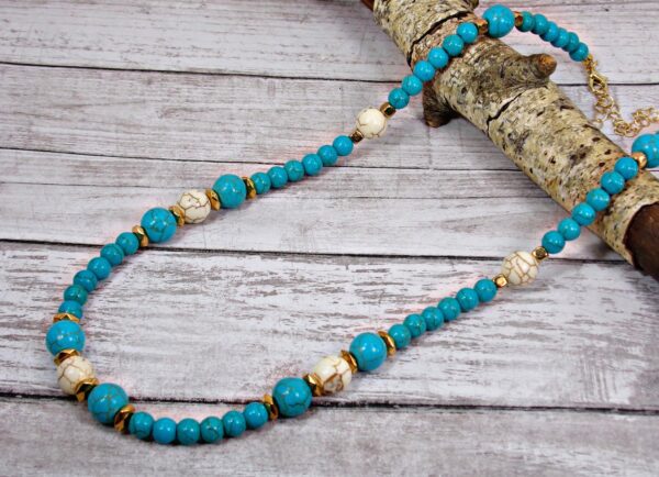 TURQUOISE AND WHITE AGATE STONE BEAD NECKLACE - Image 4