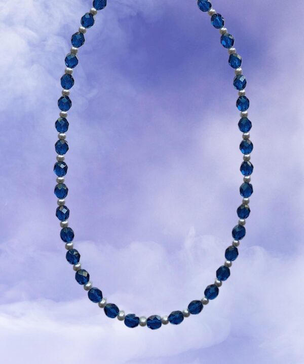 BLUE GLASS AND PEARL BEAD NECKLACE - Image 5