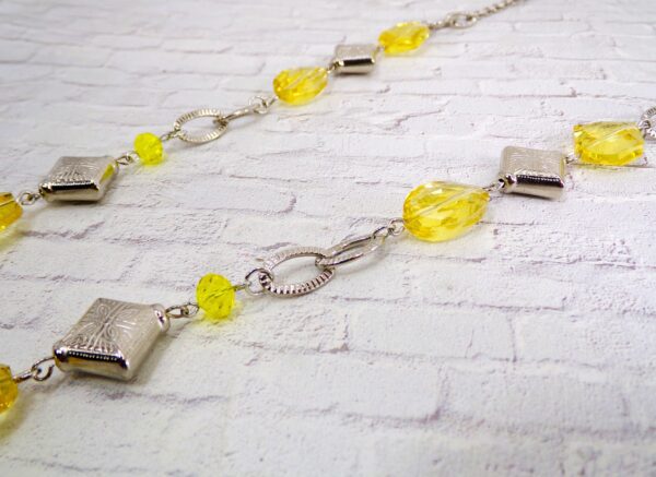 YELLOW AND SILVER BEAD NECKLACE - Image 5