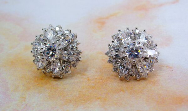 ROUND CLEAR CUBIC ZIRCONIA STONE EARRINGS - Image 8