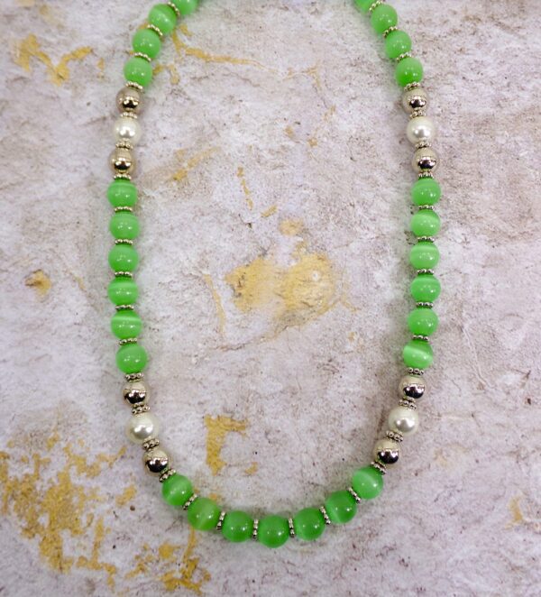 LIME GREEN CAT EYE STONE NECKLACE WITH SILVER AND PEARL BEADS - Image 7