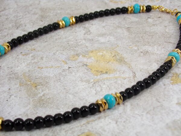 TURQUOISE STONE AND BLACK GLASS BEAD NECKLACE - Image 10