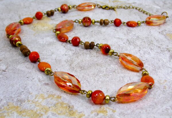 ORANGE GLASS AND WOOD BEAD NECKLACE - Image 3