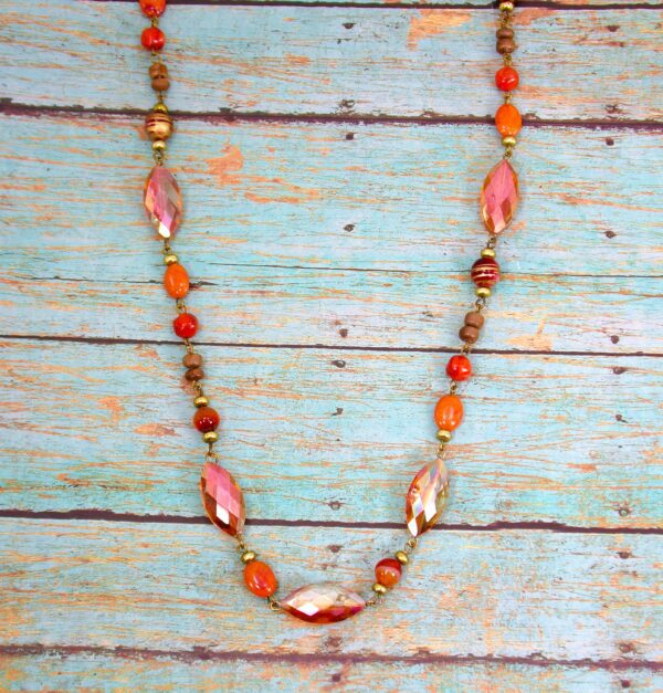 ORANGE GLASS AND WOOD BEAD NECKLACE - Image 4