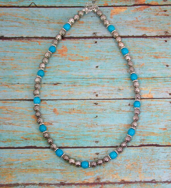 TURQUOISE STONE AND SILVER TEXTURED BEAD NECKLACE - Image 10