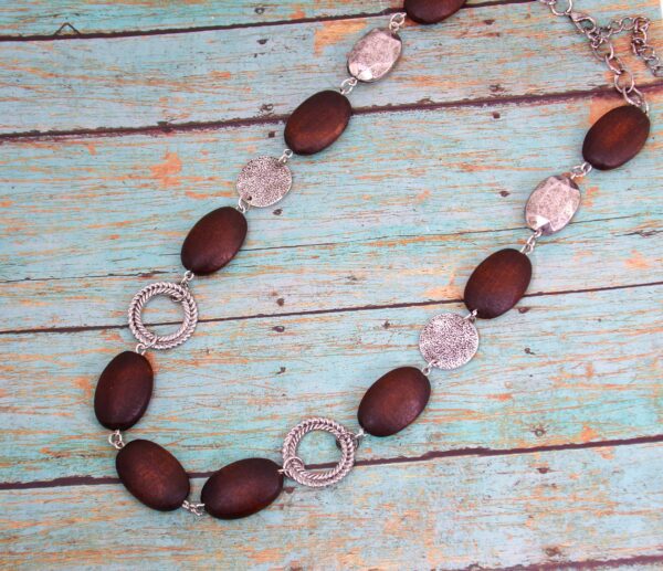 BROWN WOOD AND SILVER LINK NECKLACE - Image 7