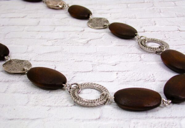 BROWN WOOD AND SILVER LINK NECKLACE - Image 4