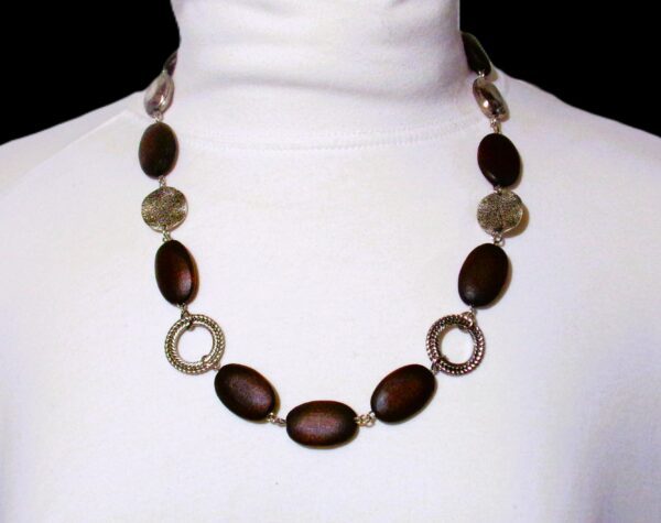 BROWN WOOD AND SILVER LINK NECKLACE - Image 5