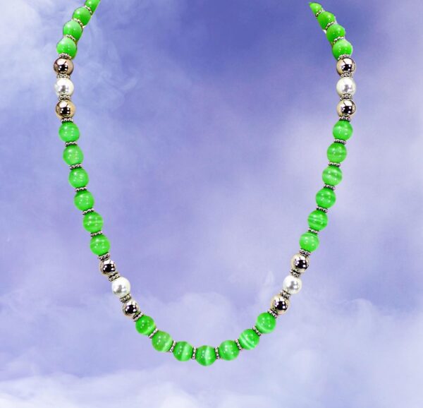 LIME GREEN CAT EYE STONE NECKLACE WITH SILVER AND PEARL BEADS - Image 10
