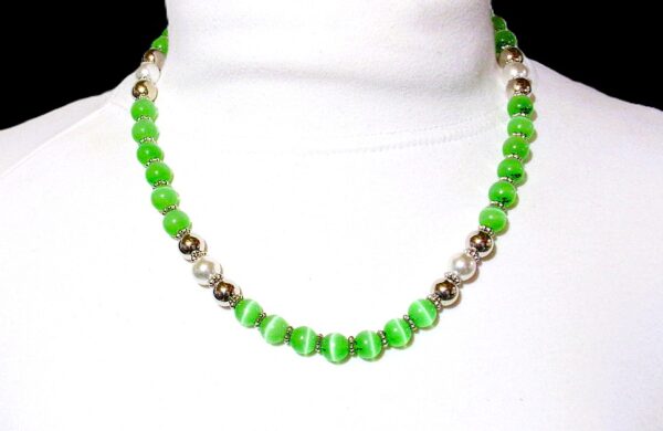 LIME GREEN CAT EYE STONE NECKLACE WITH SILVER AND PEARL BEADS - Image 3