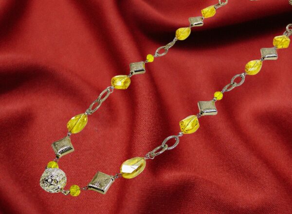 YELLOW AND SILVER BEAD NECKLACE - Image 9