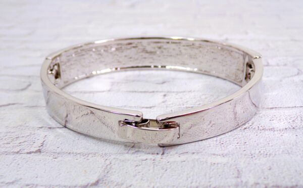 LIGHT BLUE CRYSTAL BANGLE BRACELET - Image 7