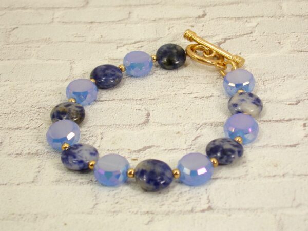 BLUE SODALITE STONE AND GLASS BEAD BRACELET - Image 11