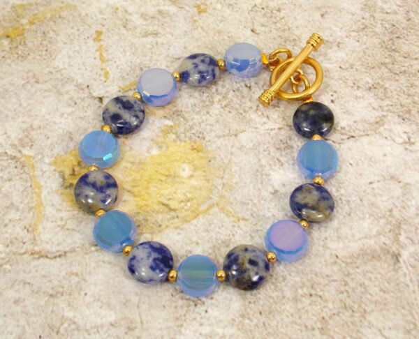 BLUE SODALITE STONE AND GLASS BEAD BRACELET - Image 9