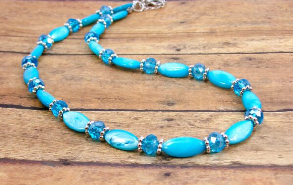TURQUOISE SHELL AND GLASS BEAD NECKLACE - Image 3