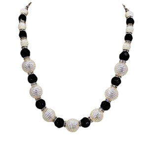 BLACK AND WHITE BEAD NECKLACE