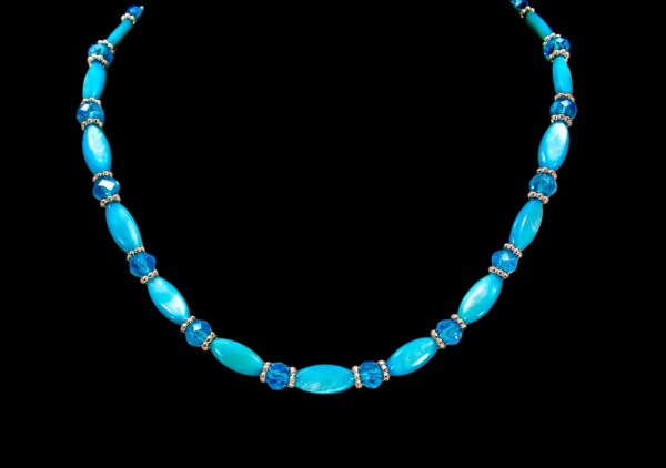TURQUOISE SHELL AND GLASS BEAD NECKLACE - Image 11