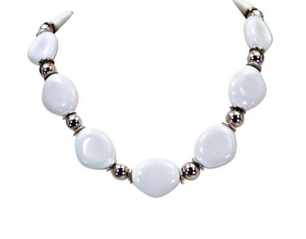 LARGE WHITE AND SILVER BEAD NECKLACE - Image 4