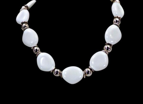 LARGE WHITE AND SILVER BEAD NECKLACE - Image 2