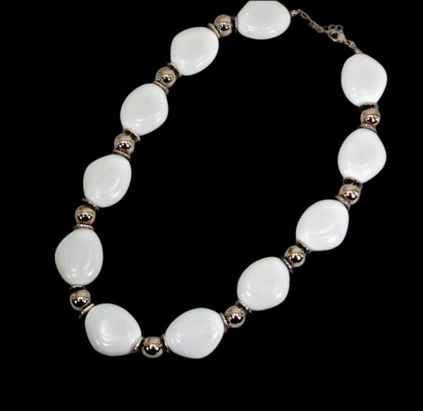 LARGE WHITE AND SILVER BEAD NECKLACE - Image 12
