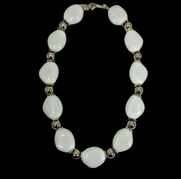 LARGE WHITE AND SILVER BEAD NECKLACE - Image 8