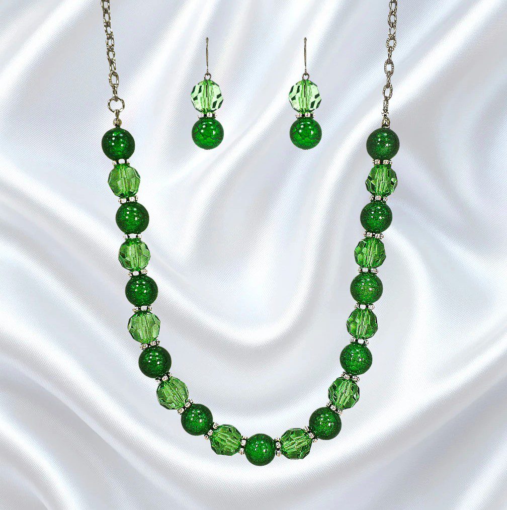 Green Beaded Necklace & Earring Set - Image 10