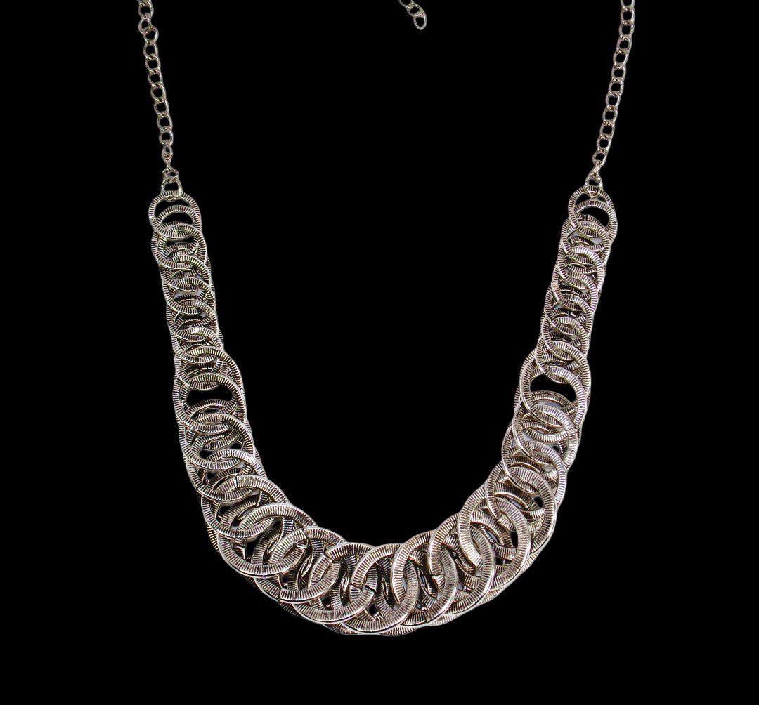 Silver Textured Link Statement Necklace - Image 3